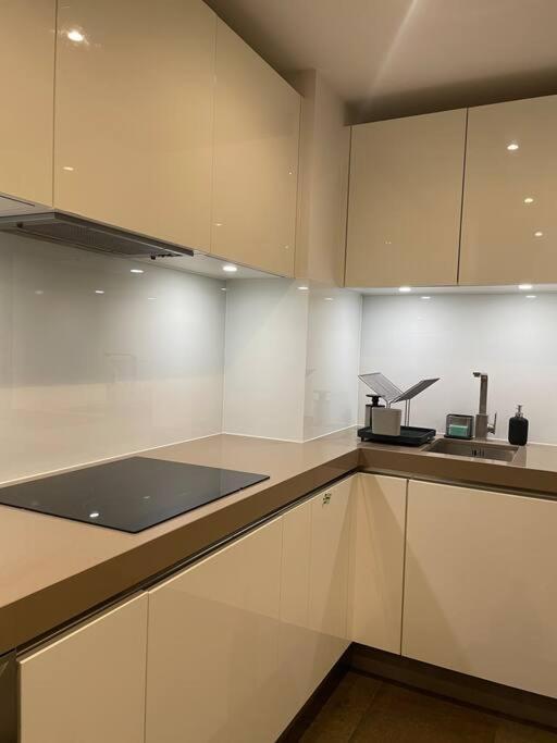 Modern W/ Canal View Appartamento Londra