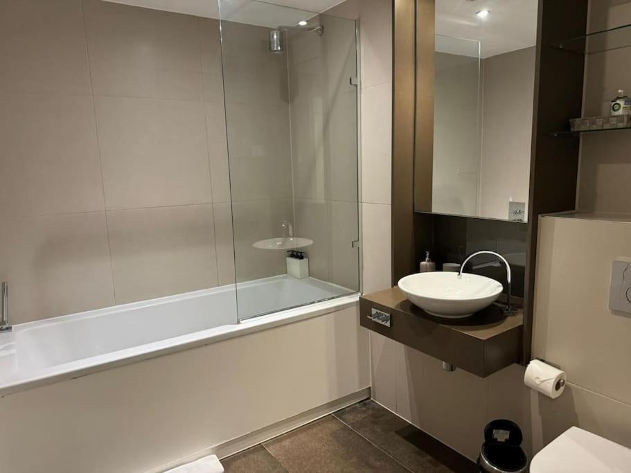 Appartamento Modern W/ Canal View