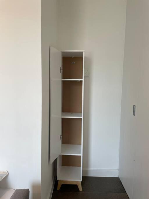 Modern W/ Canal View Appartamento