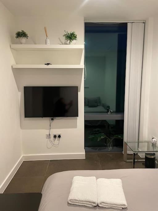 Modern W/ Canal View Appartamento *