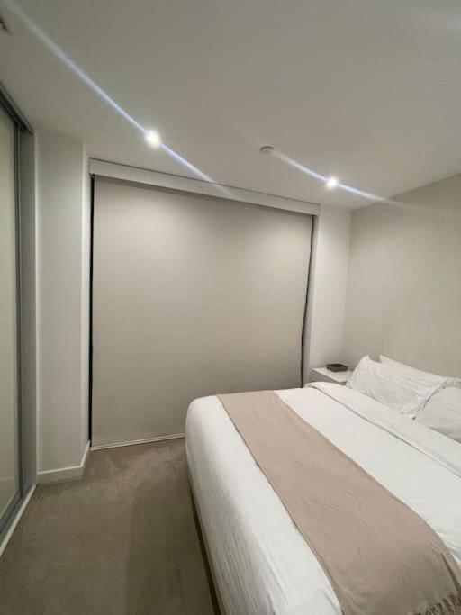 Modern W/ Canal View Appartamento