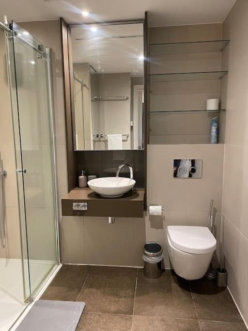 Modern W/ Canal View Appartamento Londra