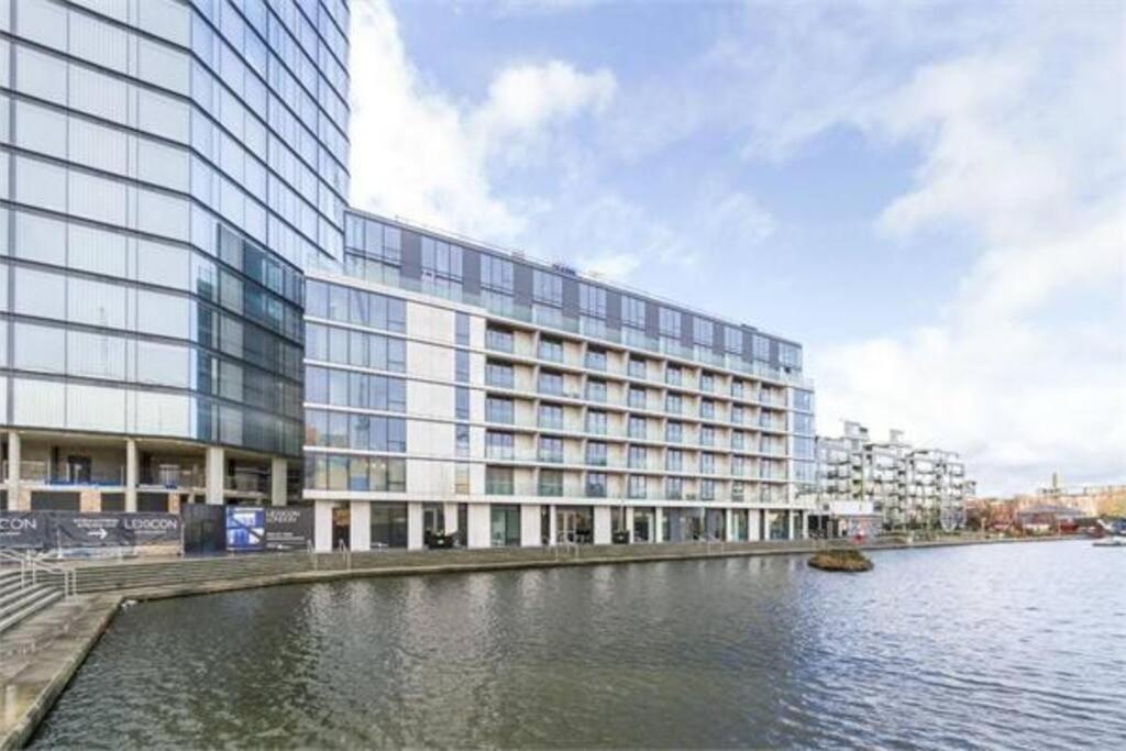 Modern W/ Canal View * Londra